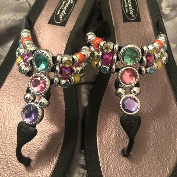 Brand new sandals - Picture 2 of 4